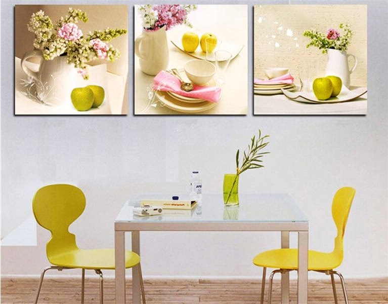 Украсить кухню в 2025 году: Критерии выбора картин, цветов и материалов фото