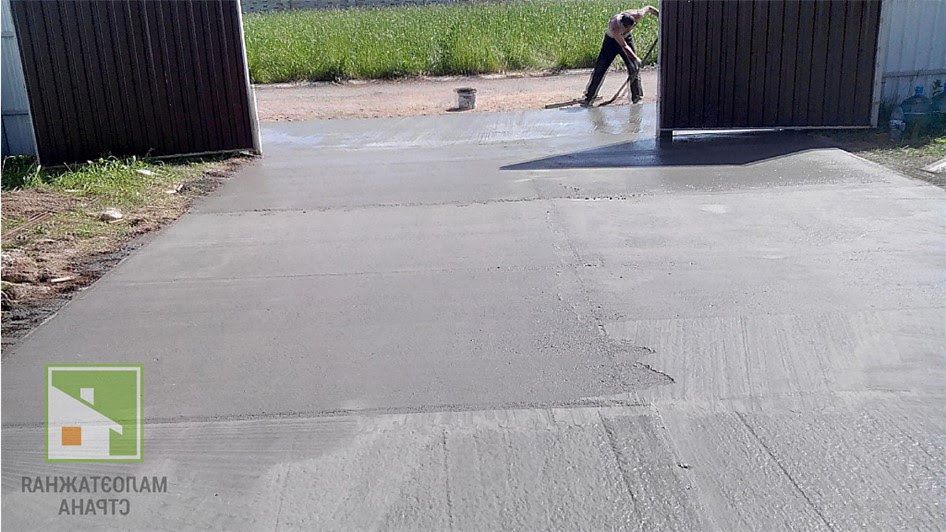 Как правильно забетонировать двор частного дома: инструкция от профи