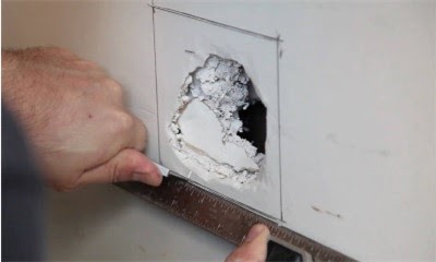 Как заделать дыры в гипсокартоне: от трещин до пробоин с гарантией