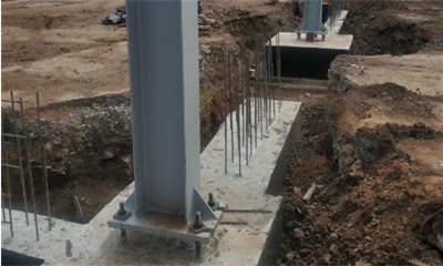 Фундаменты под металлические колонны: технологии 2025 и профессиональные решения