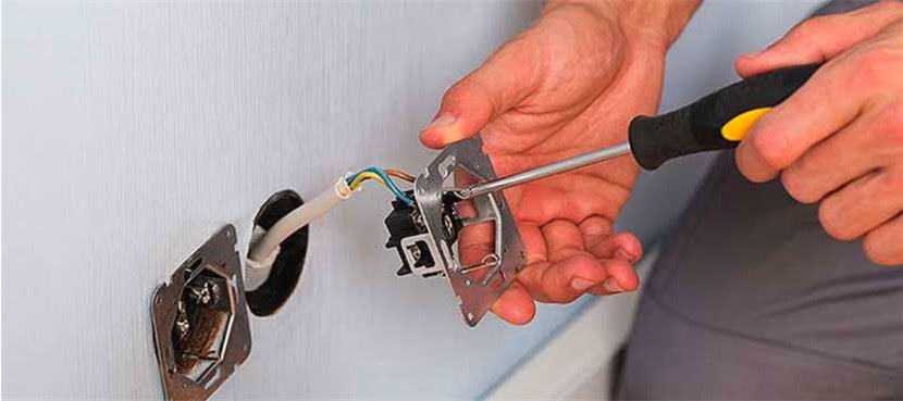 Как подключить розетку от выключателя: современные схемы и правила монтажа