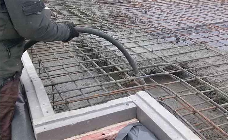 Осеннее бетонирование 2025: полное руководство по заливке бетона и защите отзаморозков фото